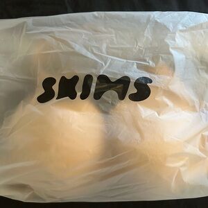 Skims Full Coverage Bra